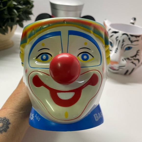 Greatest Show on Earth souvenir cups mugs - Picture 2 of 7